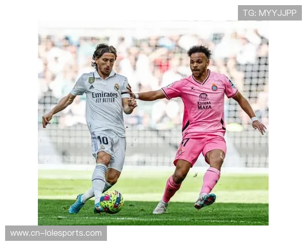 皇马主场溃败全记录：米利唐伤退、两将染红，斯韦德贝里锁定胜局